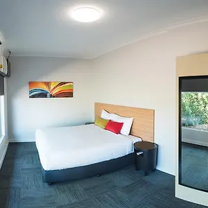 3* Hotel Links
